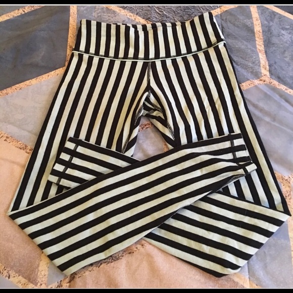 ❌SOLD❌ 🍋 Lululemon 🍋 Full length tights - Picture 1 of 2